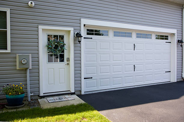 24/7 Emergency Garage Door Panel Replacement experts in Damascus, MD